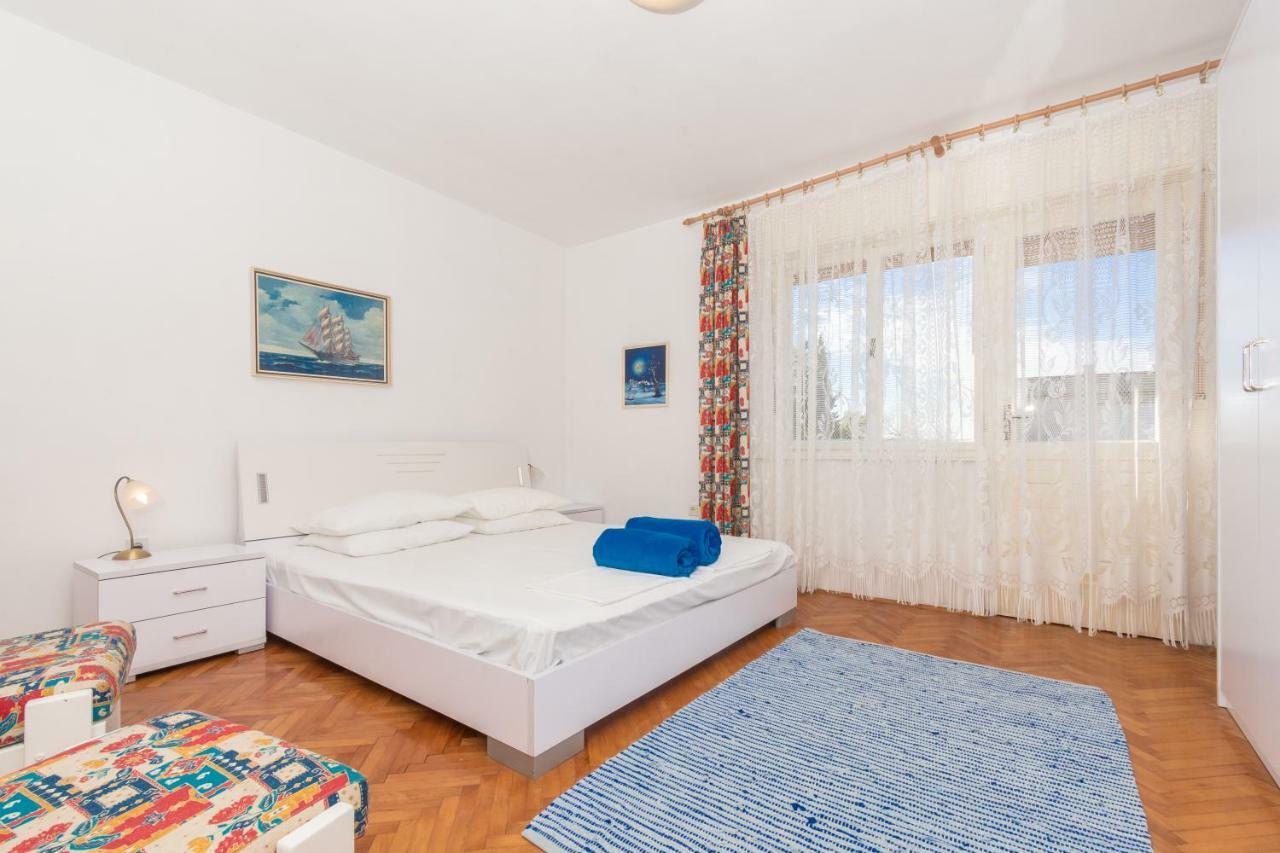 Apartments Karla Crikvenica Bagian luar foto